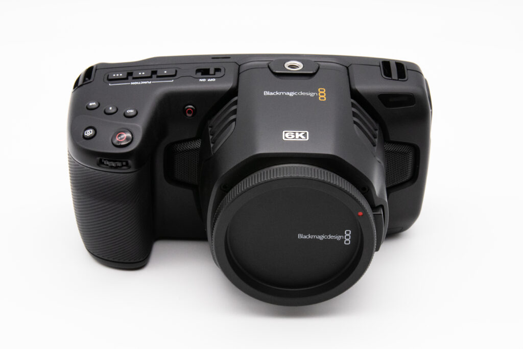 実機レビュー〉映画も撮れる6Kカメラ これが「BMPCC6K」だ！ | RE