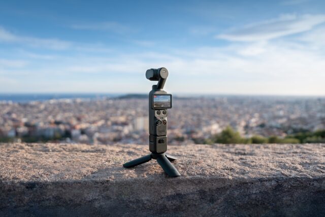 「DJI Osmo Pocket 4」はどれを選ぶべき？スタンダード・クリエイター・エッセンシャルを比較｜Pocket 3との違いも解説！